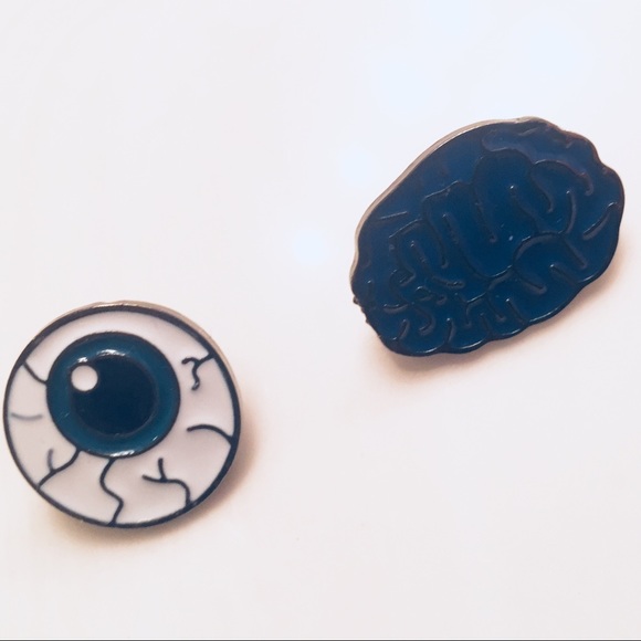 Set of 4 enamel pins - Picture 3 of 4